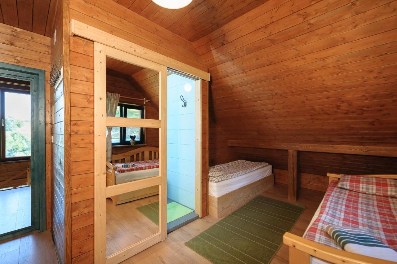 Bed and Breakfast Rose Hip Hill Farm Valea Tirnei Exterior foto
