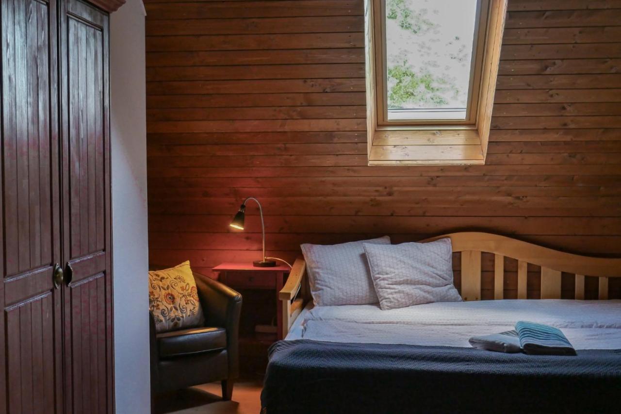 Bed and Breakfast Rose Hip Hill Farm Valea Tirnei Exterior foto