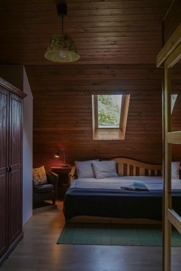 Bed and Breakfast Rose Hip Hill Farm Valea Tirnei Exterior foto